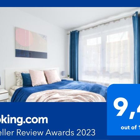 M&R Apartament Airport&Business Deluxe Cybernetyki 17 - Underground Garage - Free Wifi - Netflix - Air Conditioning - Self Check-In, Close By Chopin Airport Varsovia Exterior foto