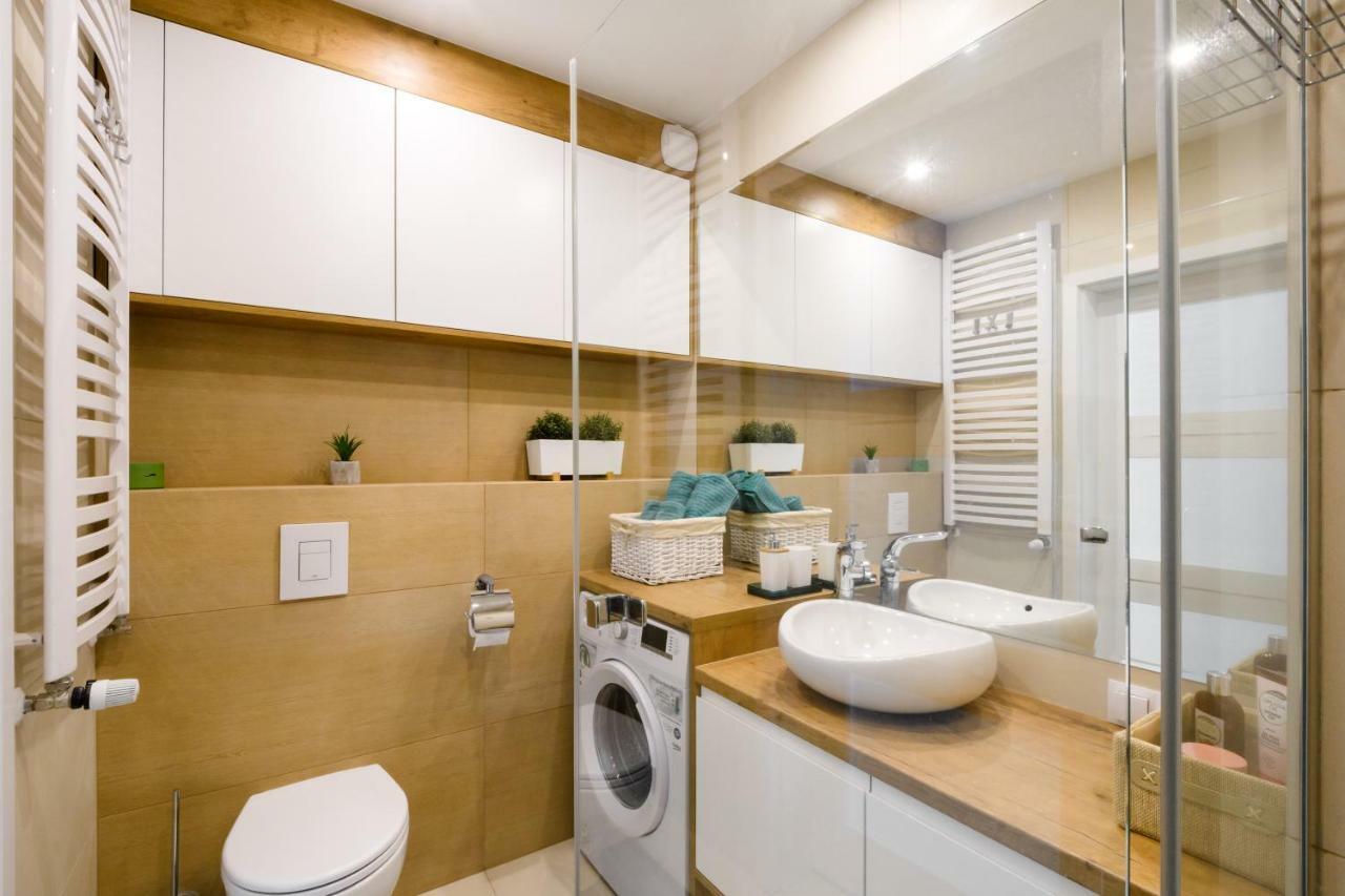 M&R Apartament Airport&Business Deluxe Cybernetyki 17 - Underground Garage - Free Wifi - Netflix - Air Conditioning - Self Check-In, Close By Chopin Airport Varsovia Exterior foto