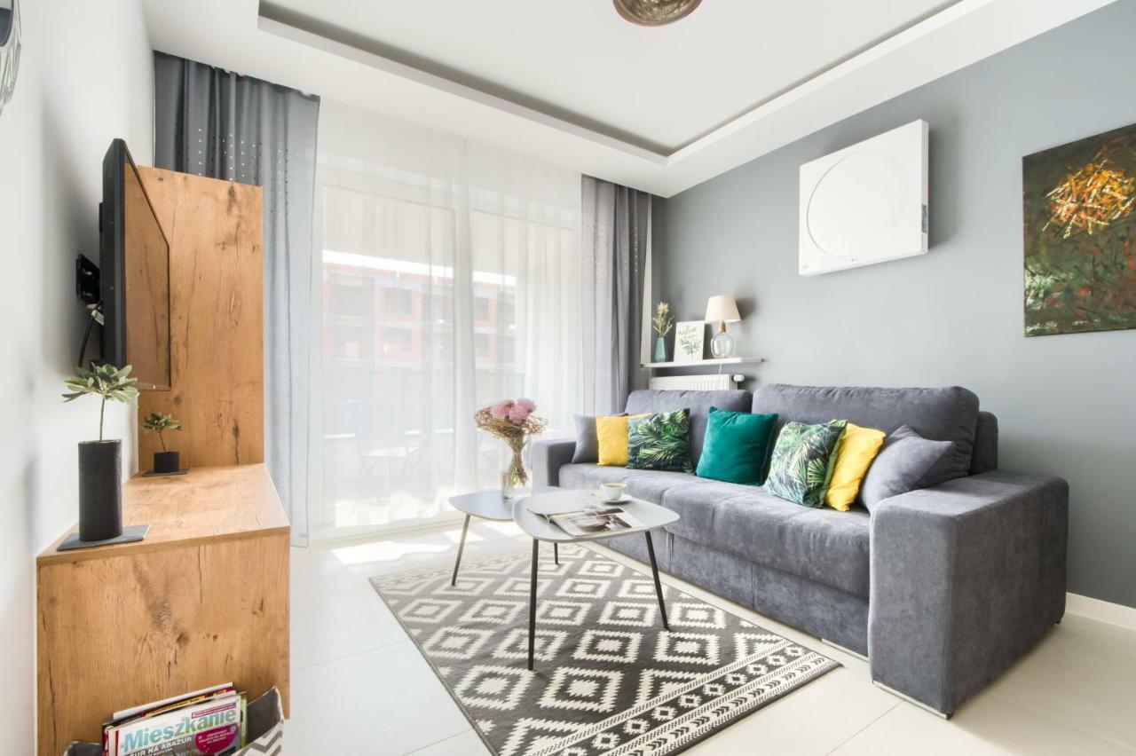 M&R Apartament Airport&Business Deluxe Cybernetyki 17 - Underground Garage - Free Wifi - Netflix - Air Conditioning - Self Check-In, Close By Chopin Airport Varsovia Exterior foto