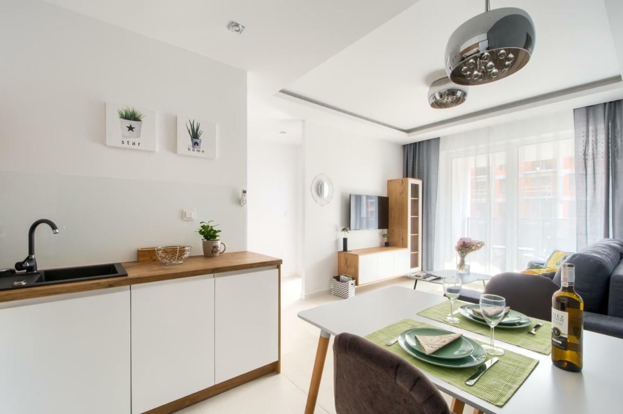 M&R Apartament Airport&Business Deluxe Cybernetyki 17 - Underground Garage - Free Wifi - Netflix - Air Conditioning - Self Check-In, Close By Chopin Airport Varsovia Exterior foto